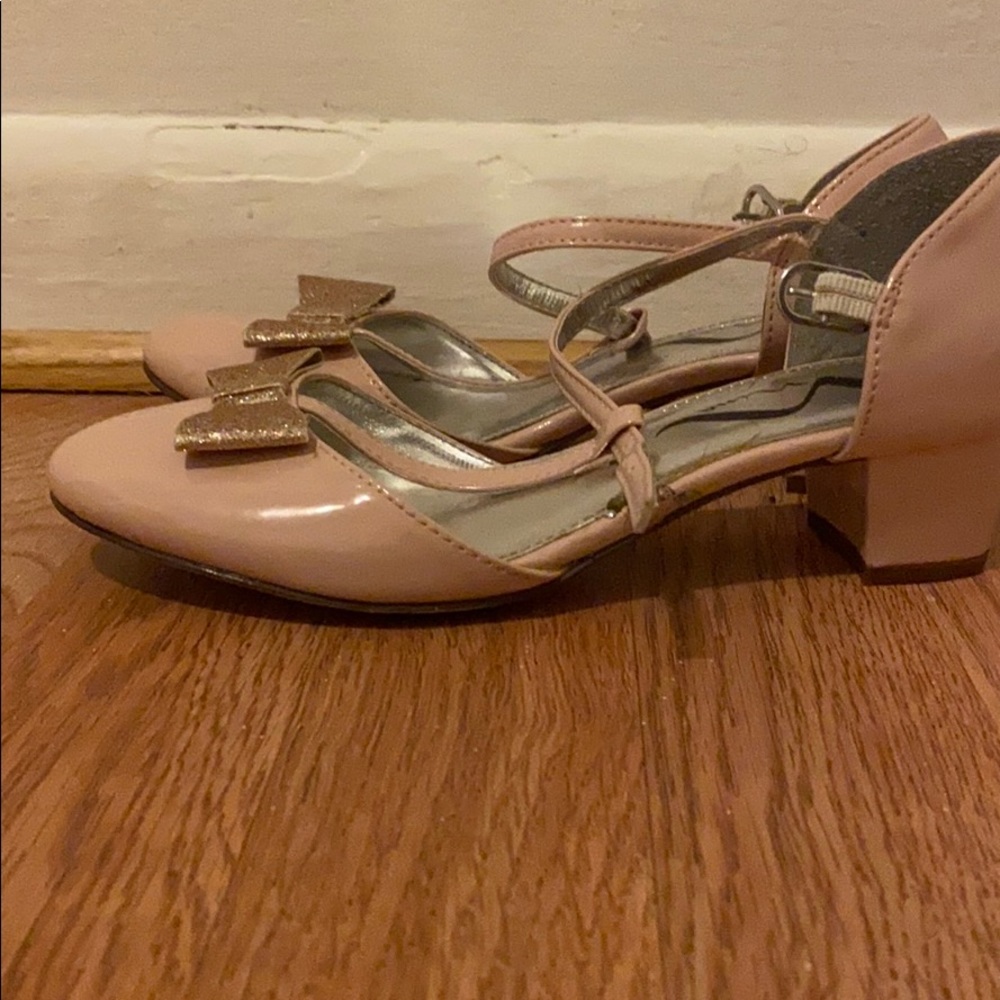 Shoes - Picture 2 of 3